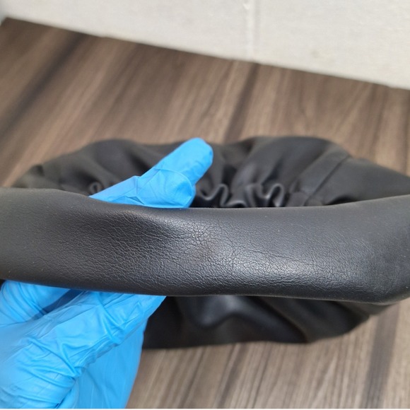 Simply Vera Vera Wang Black Ruched Faux Leather Hobo Bag SV Logo Handbag - Picture 3 of 11